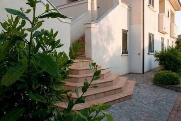 בית מלון כפרי Oliveto A Mare   Suite & Apartment