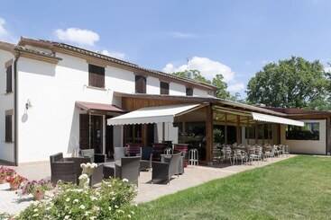 فندق ريفى Agriturismo La Cantina Di Bacco