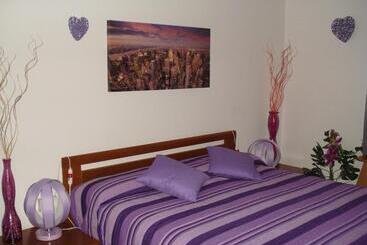 مبيت وإفطار L Aurora Viola