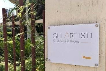 פנסיון Gli Artisti Apartments & Rooms