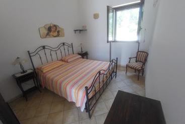 Сельский дом Azienda Agrituristica Masseria La Verna