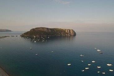 استراحتگاه International Camping Village