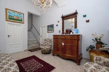 بيت ريفى Tenuta Odegitria