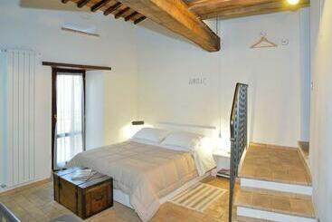 קוטג'' Agriturismo La Peonia