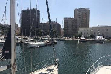 ホテル Raxul Boat