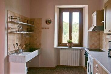 فندق ريفى Villa Cheti