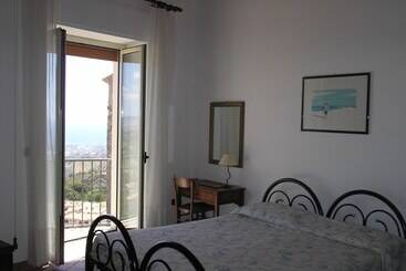 مبيت وإفطار Casa Ferrari