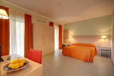 Хостел Terme Del Tufaro