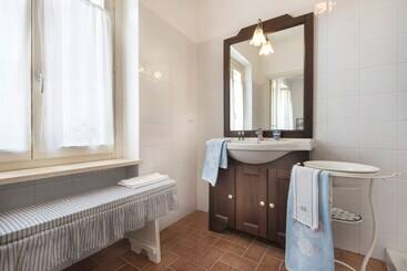 فندق ريفى Agriturismo Albarossa