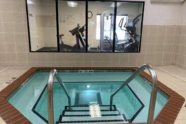 בית מלון כפרי Comfort Inn Saint Paul East