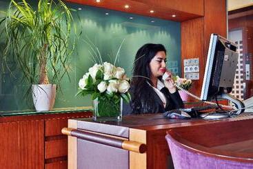 هتل Crowne Plaza Hamra Beirut, An Ihg