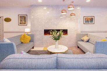 Отель Great National South Court