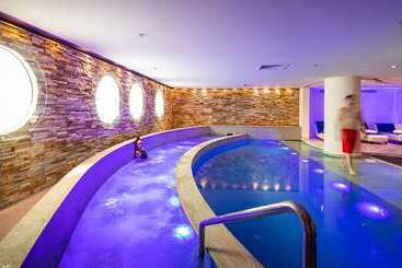 בית מלון כפרי Hilton Nicosia