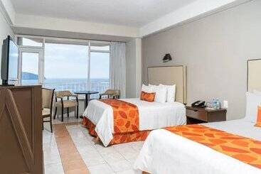 فندق Krystal Beach Acapulco