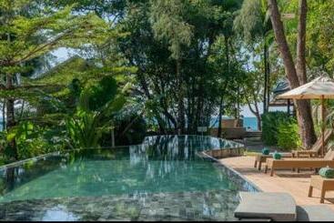 Khaolak Wanaburee Resort   Sha Extra Plus