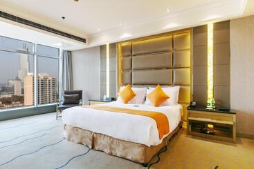 Suning Universal Hotel All Suites