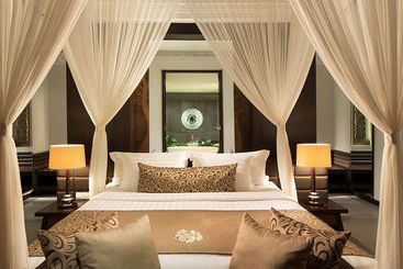 هتل White Rose Kuta Resort  Villas & Spa