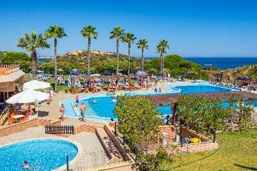 Auramar Beach Resort