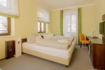 فندق Am Tiefwarensee