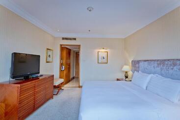 ホテル Crowne Plaza Qingdao, An Ihg