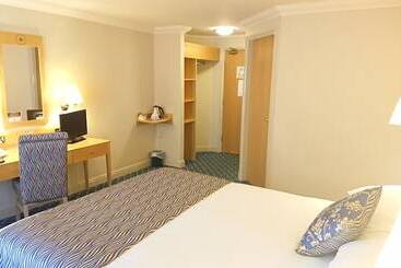 בית מלון כפרי The Queens