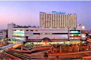 Topland Hotel & Convention Centre