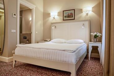 Ratonda Centrum Hotels