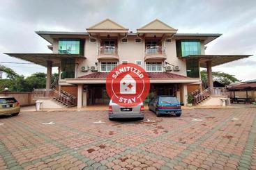 Hotel Oyo 89934 Rose Village Inn 1