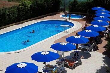 Отель Le Mimose