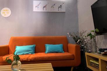 پانسیون Monkey Safari Hostel