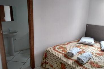 פנסיון Pousada Dina