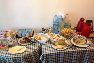 Alexander Bed And Breakfast