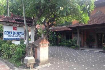 渡假胜地  Dewa Bharata Bungalows Candidasa