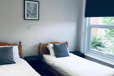 تختخواب و صبحانه Winston Hill Guest House