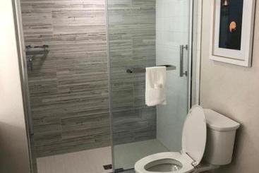 هتل Fenwick Shores, Tapestry Collection By Hilton