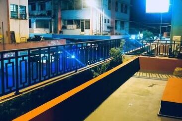 호텔 Step In Lodge   Hostel