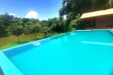 Курорт Kandy Cabana