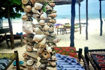 تختخواب و صبحانه Sunrise Lodge Zanzibar