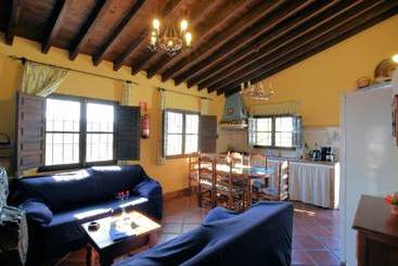 Cozy Cottage In El Borge With Private Pool