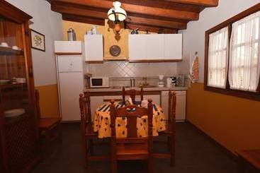 Cozy Cottage In Orotava With Swimming Pool