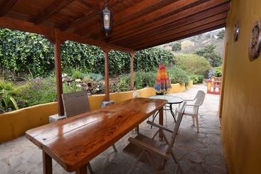 Cozy Cottage In Orotava With Swimming Pool