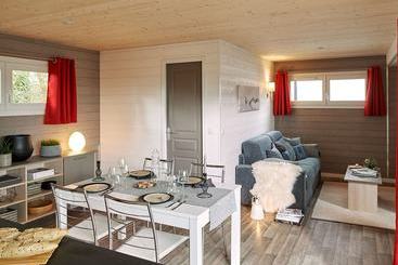 Modernly Furnished Cottage With Beautiful Terrace By A Lake