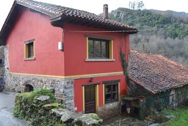 Quaint Cottage In Tormin Near Covadonga Park
