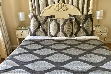 צימר Canterbury Lodge