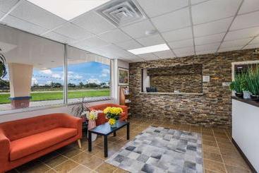 مُتل Econo Lodge Neenah