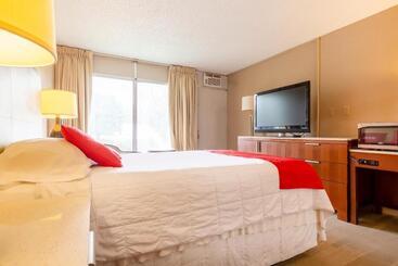 モーテル Oyo  At Chicago Rockford International Airport, Il