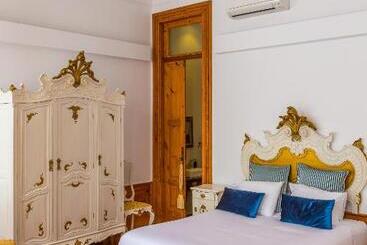 پانسیون Porto Alegria Garden