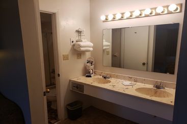 מוטל Americas Best Value Inn Stearns