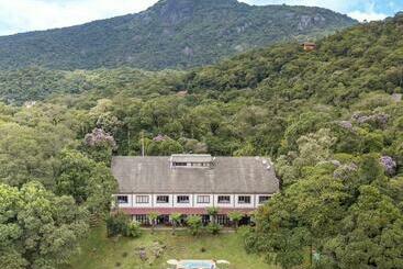 بنسيون Pousada Villaserrana