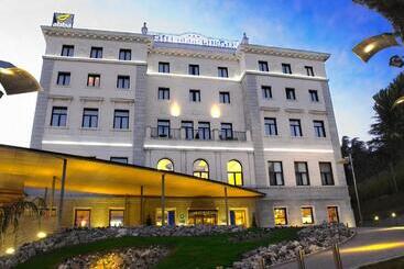 Отель Abba Burgos